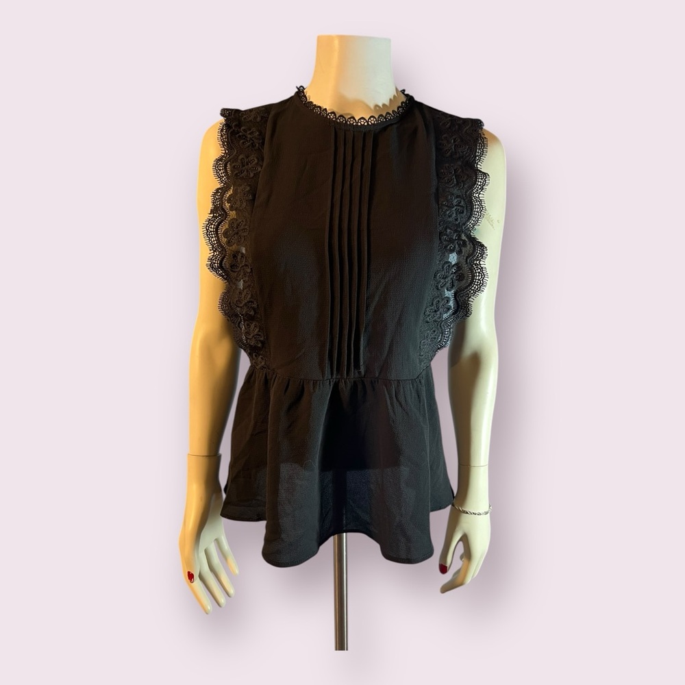 Monteau Women’s Lace Front, Sleeves, and Collar Tank Blouse Size M Black